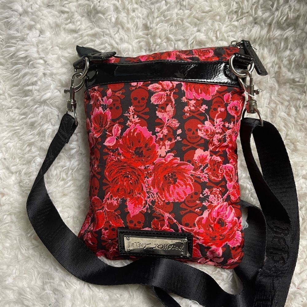 Betsey Johnson Nylon pink ,Red Flowers & skulls Small crossbody bag black trims - Picture 2 of 13